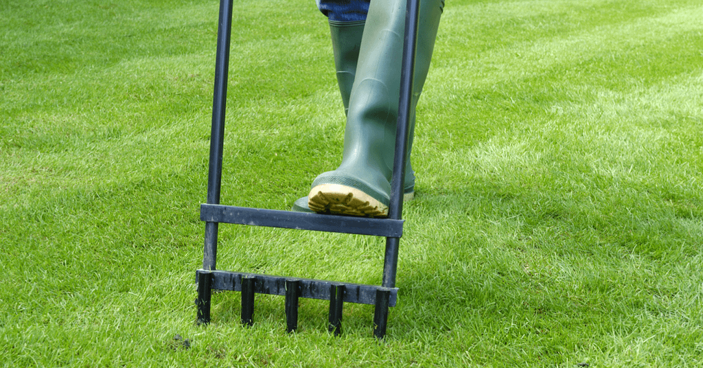 Spike aeration by hand