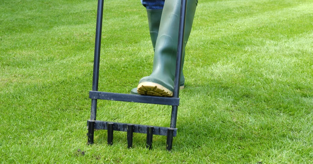 Spike aeration by hand